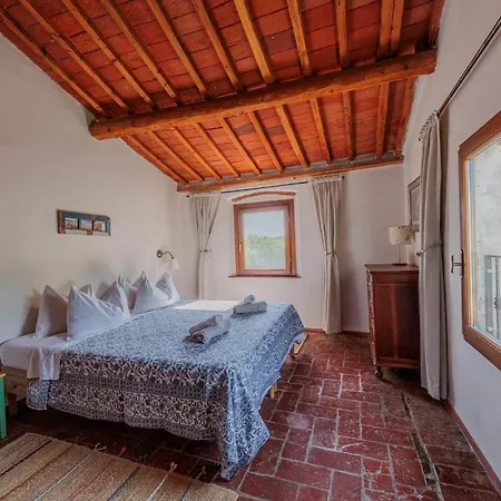 With View And Garden - Quercia Ghizzano